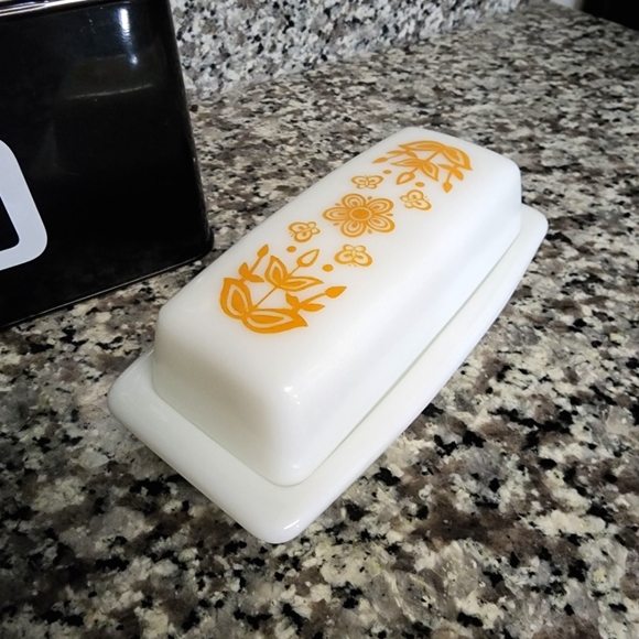 Pyrex Kitchen Vintage Pyrex Butter Dish With Lid Butterfly Gold